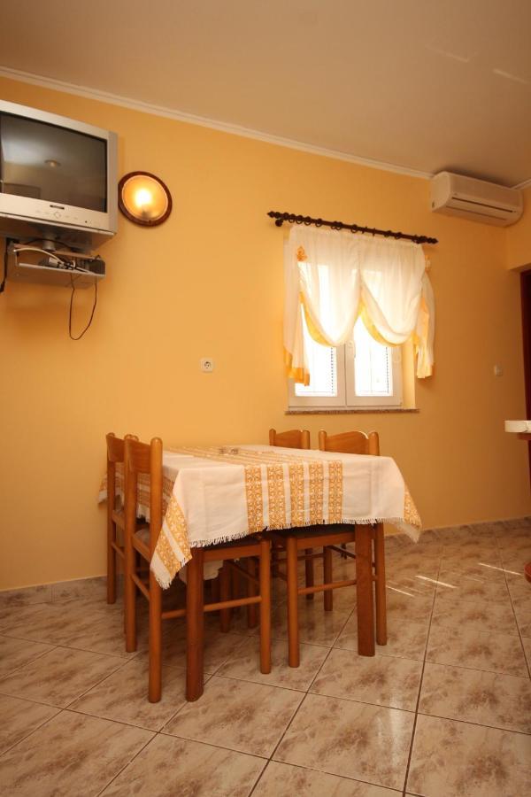 Apartments By The Sea Stara Novalja, Pag - 6469 المظهر الخارجي الصورة